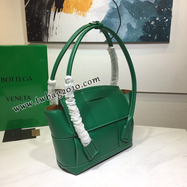 Bottega veneta高端女包 寶緹嘉爆款THE ARCO編織款手提包  BV經典款蝙蝠包  gxz1116